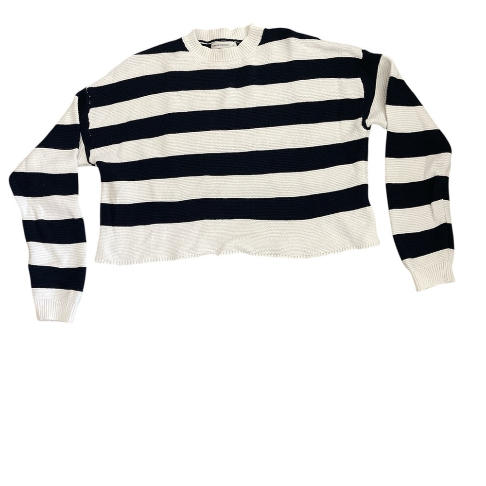 moon & Madison cropped sweater